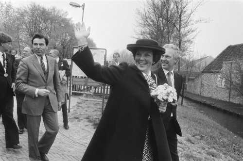 Opening van het buitenmuseum van het Zuiderzeemuseum in Enkhuizen door koningin Beatrix